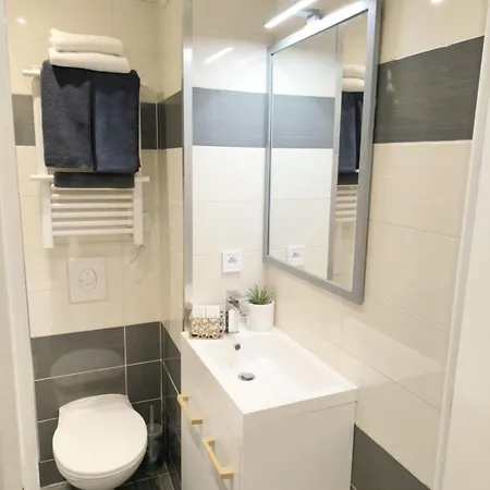Cosy & Chill Avec Piscine Residentielle & Proche Centre Ville- Ideal Pour Couple Et Professionels * קאן